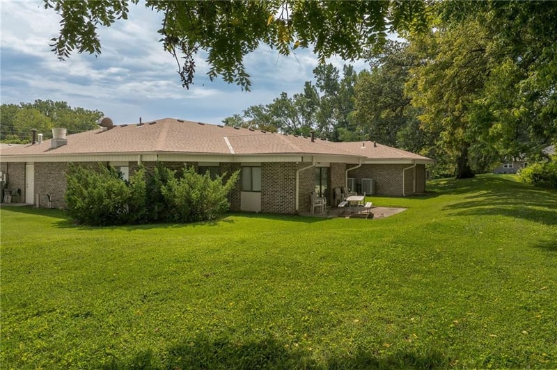 3919 Messanie St, St Joseph, MO 64506