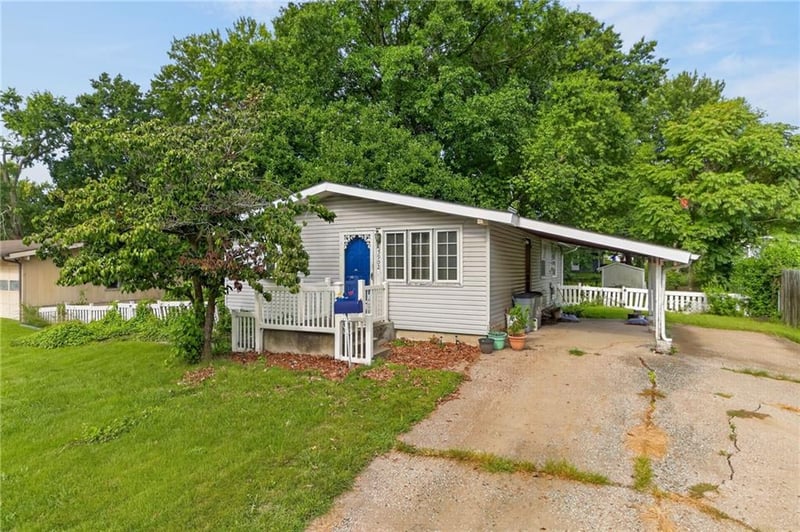 5902 N Garfield Ave, Kansas City, MO 64118