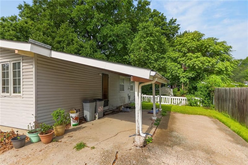 5902 N Garfield Ave, Kansas City, MO 64118