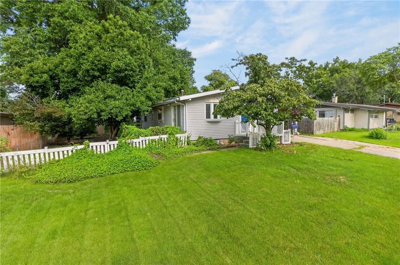 5902 N Garfield Ave, Kansas City, MO 64118