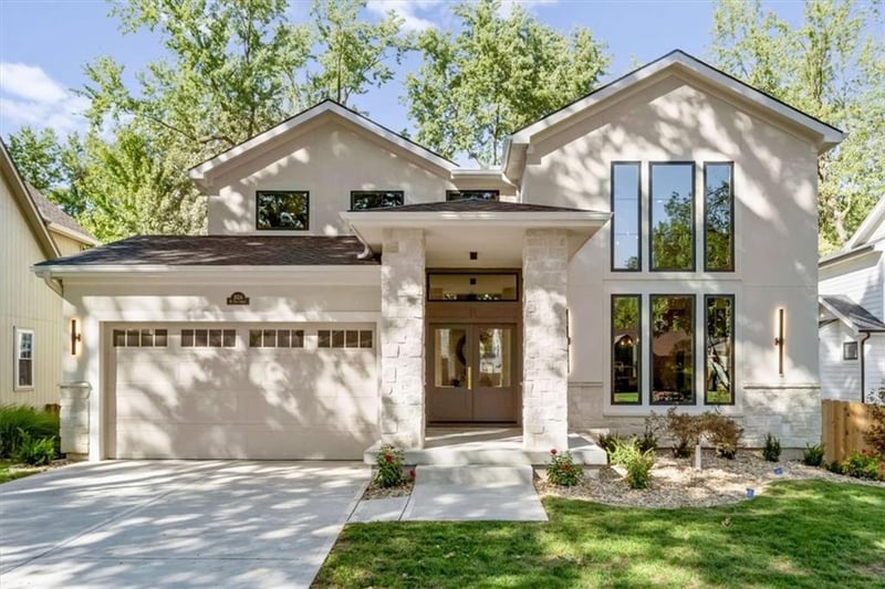 5024 W 72nd St, Prairie Village, KS 66208