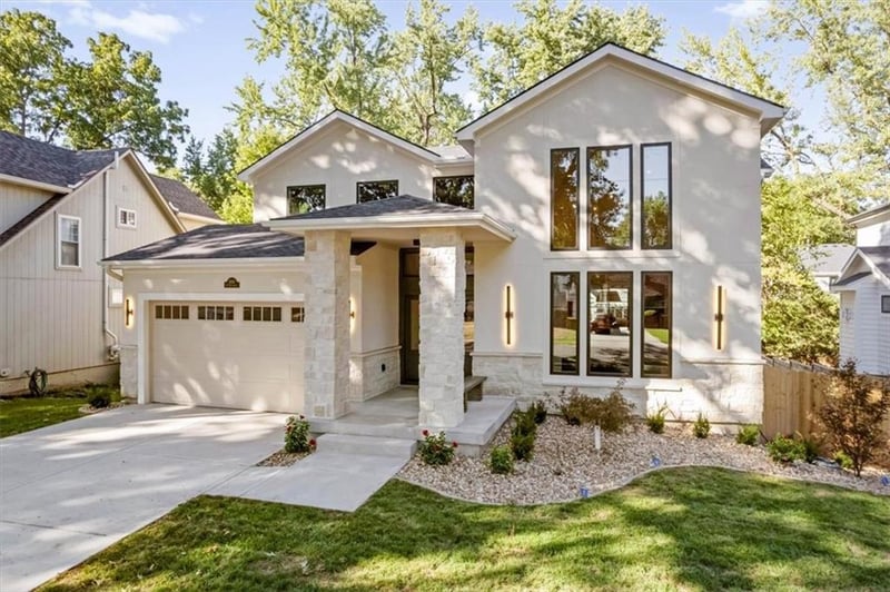 5024 W 72nd St, Prairie Village, KS 66208