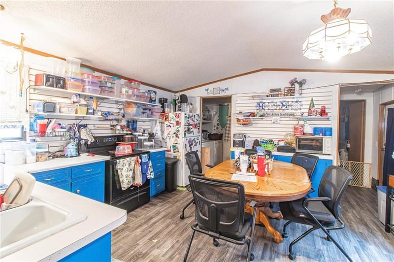 125 NE 641st Rd, Knob Noster, MO 65336