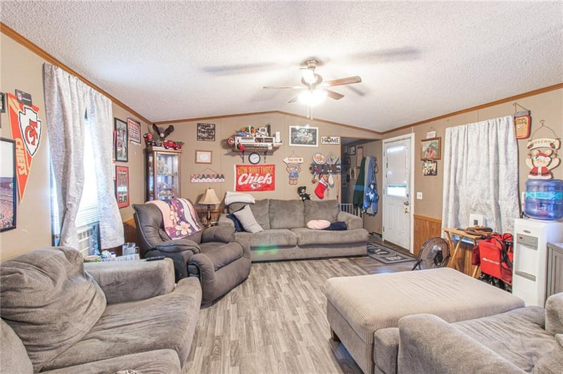 125 NE 641st Rd, Knob Noster, MO 65336