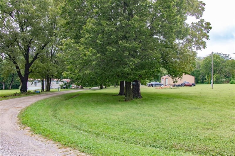 125 NE 641st Rd, Knob Noster, MO 65336
