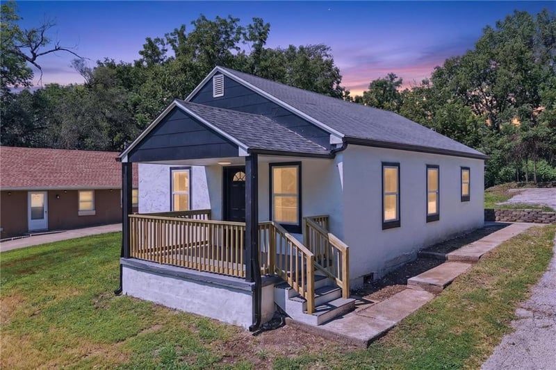 2904 NE Parvin Rd, Kansas City, MO 64117