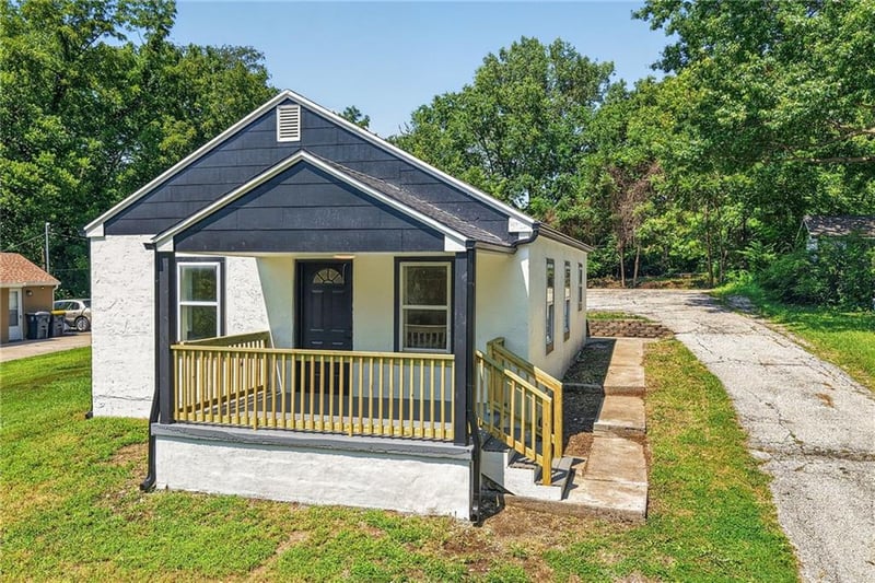 2904 NE Parvin Rd, Kansas City, MO 64117