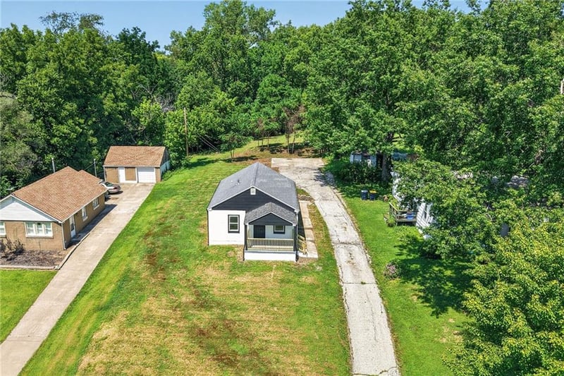 2904 NE Parvin Rd, Kansas City, MO 64117