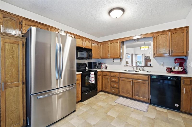 17103 E 45th St S, Independence, MO 64055