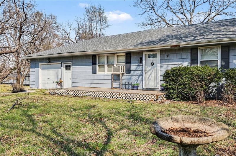 529 N 5 St, Lacygne, KS 66040