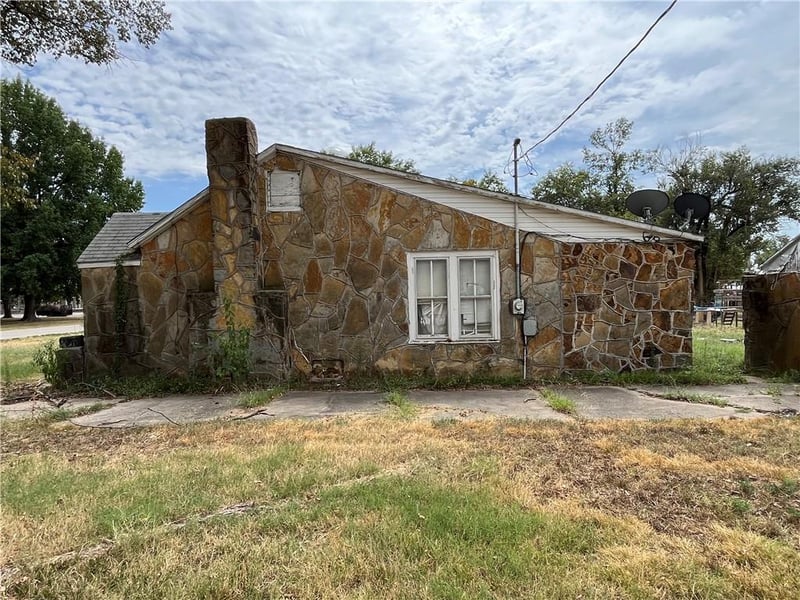 533 S Indiana Ave, Columbus, KS 66725