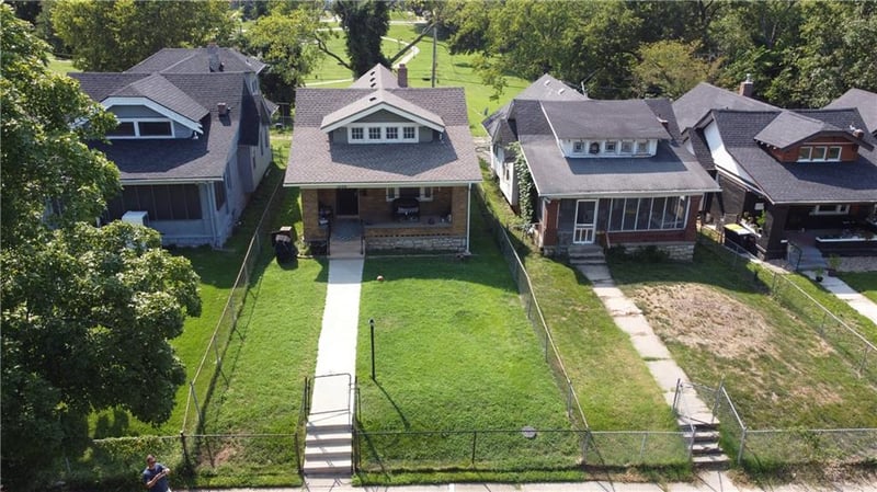 5126 Olive St, Kansas City, MO 64130