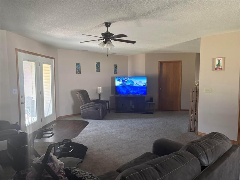 514 Brooklyn Ct, Frontenac, KS 66763
