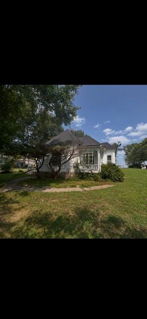 413 Maple Ave, Smithville, MO 64089