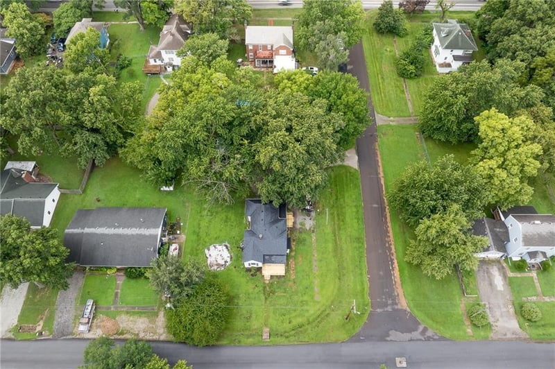 300 Maple St, Lathrop, MO 64465