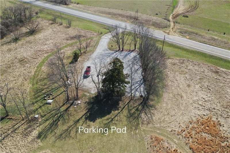 37682 10 Hw, Richmond, MO 64085