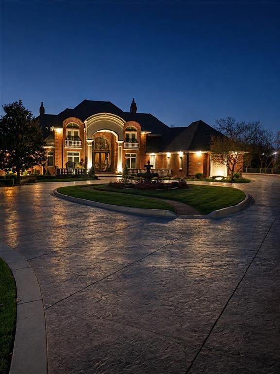 6006 West Shore Ct, Parkville, MO 64152
