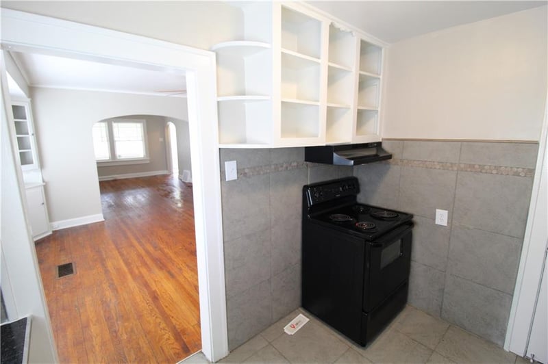5607 Virginia Ave, Kansas City, MO 64110