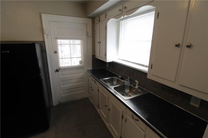 5607 Virginia Ave, Kansas City, MO 64110