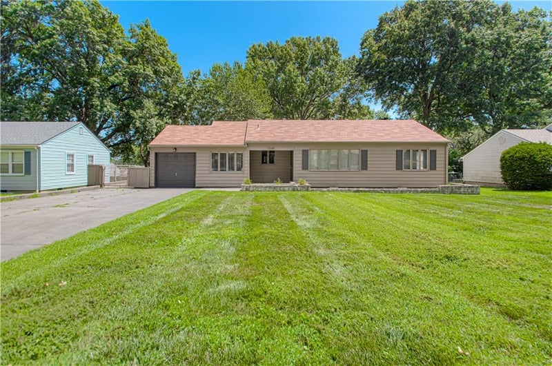 7249 Marty St, Overland Park, KS 66204