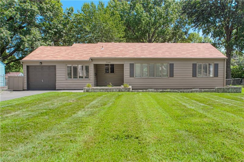 7249 Marty St, Overland Park, KS 66204