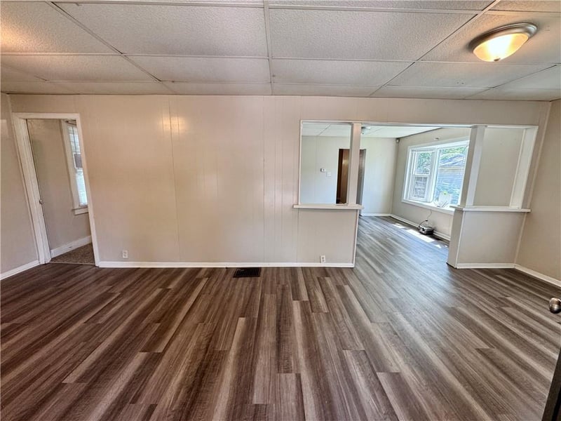 1431 S Hardy Ave, Independence, MO 64052