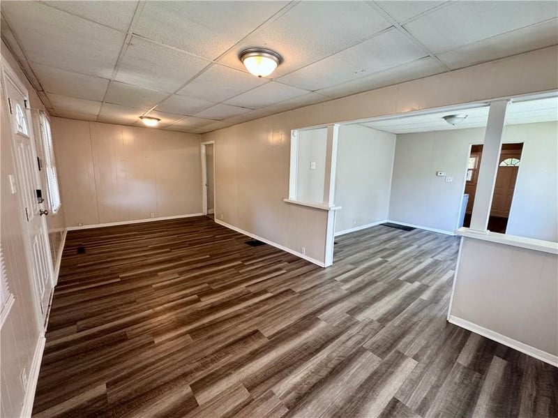 1431 S Hardy Ave, Independence, MO 64052