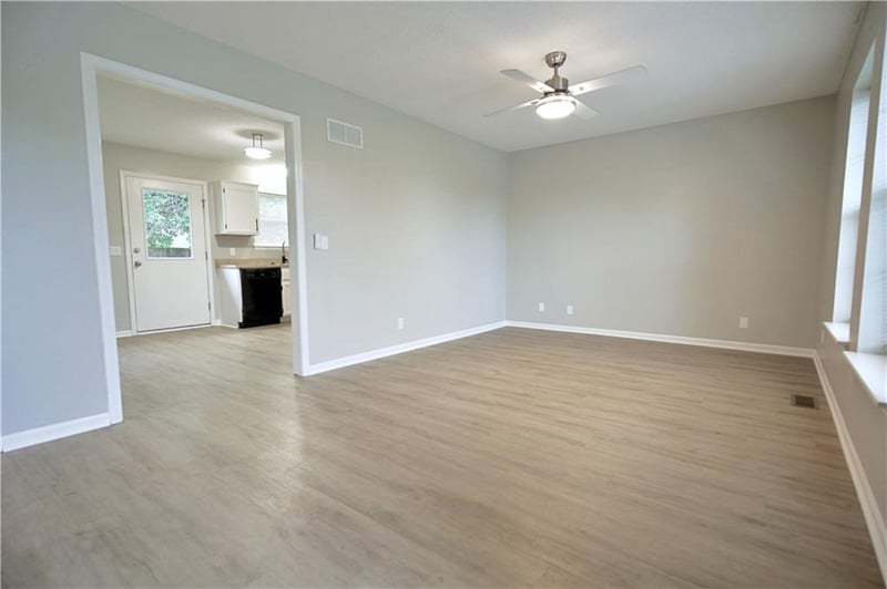 1215 Susan St, Kearney, MO 64060