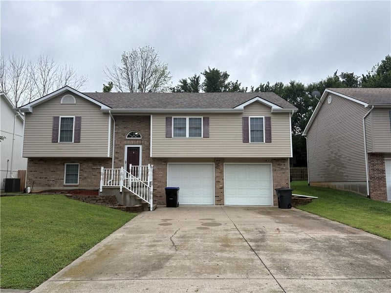 1412 Hamilton St, Warrensburg, MO 64093