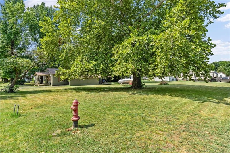 509 N State St, Caney, KS 67333