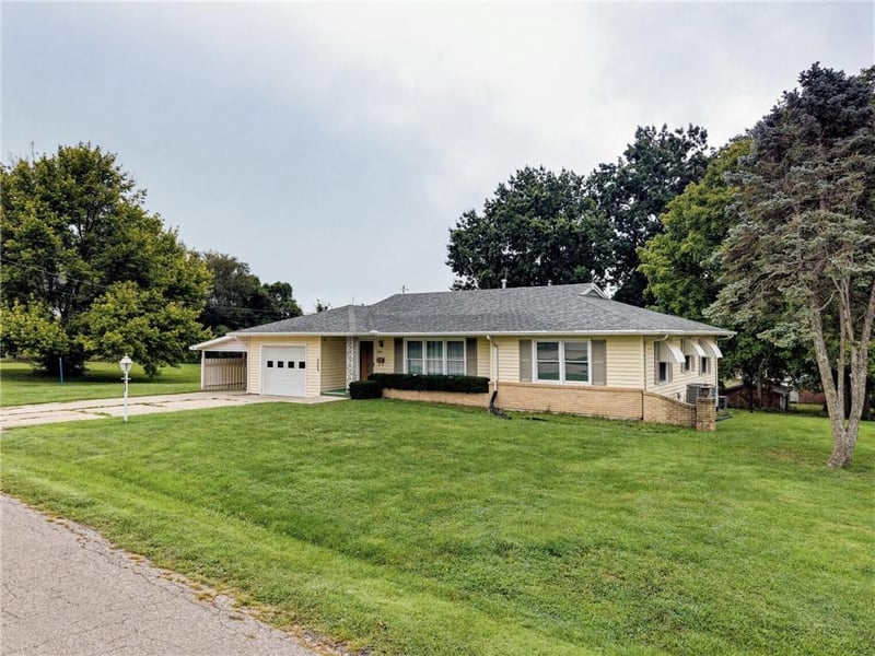 1412 N Main St, Carrollton, MO 64633