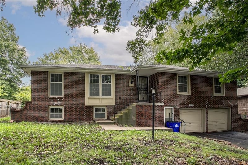 12837 Sycamore Ave, Grandview, MO 64030