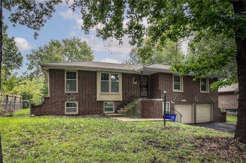 12837 Sycamore Ave, Grandview, MO 64030