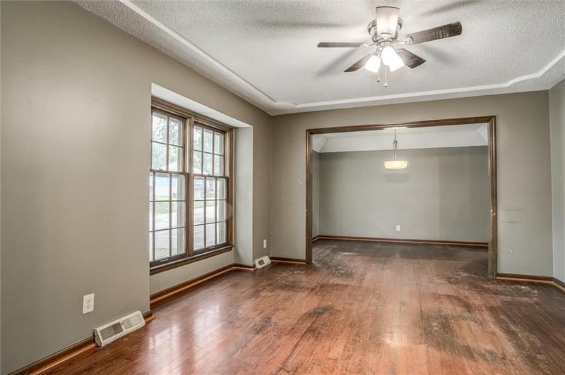 12837 Sycamore Ave, Grandview, MO 64030