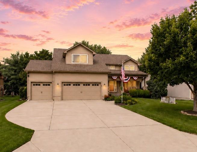 7108 Aminda St, Shawnee, KS 66227