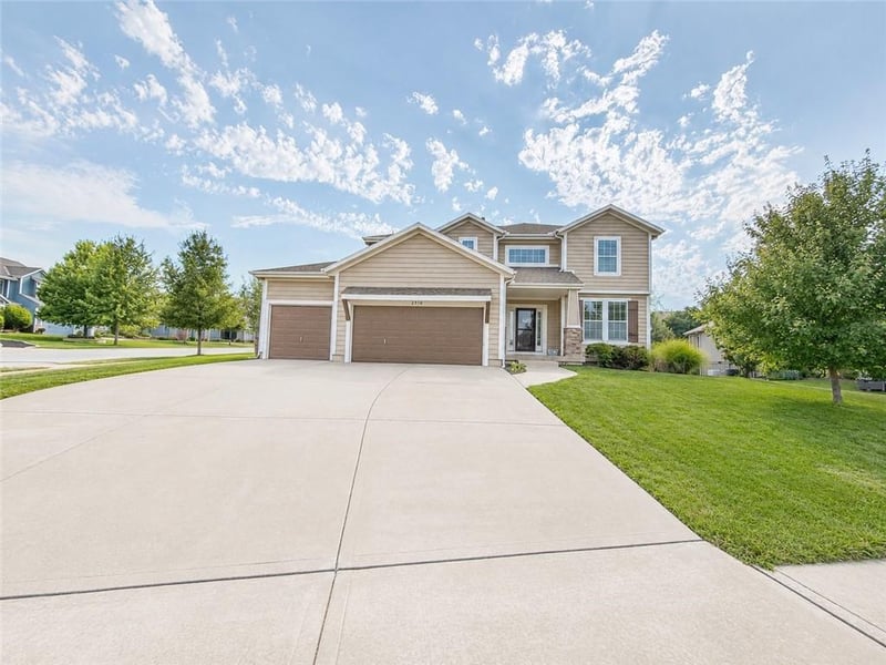 2298 W Hazelwood St, Olathe, KS 66061