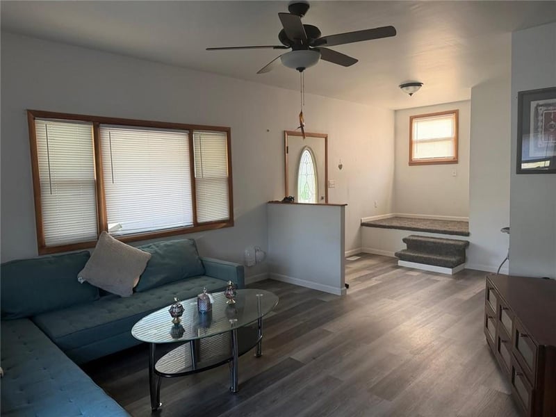 3419 Seneca St, St Joseph, MO 64507