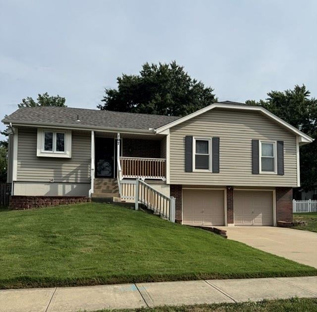 107 NW Leann Dr, Blue Springs, MO 64014
