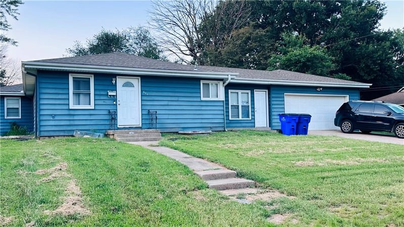 509 SE Browning Ave, Lee's Summit, MO 64063