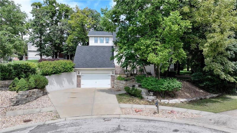 4108 NW 73rd St, Kansas City, MO 64151