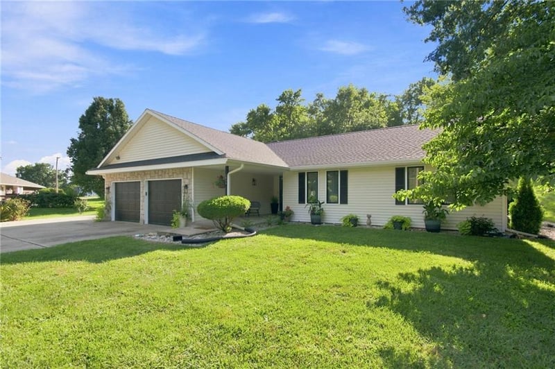 1006 Garner St, Richmond, MO 64085