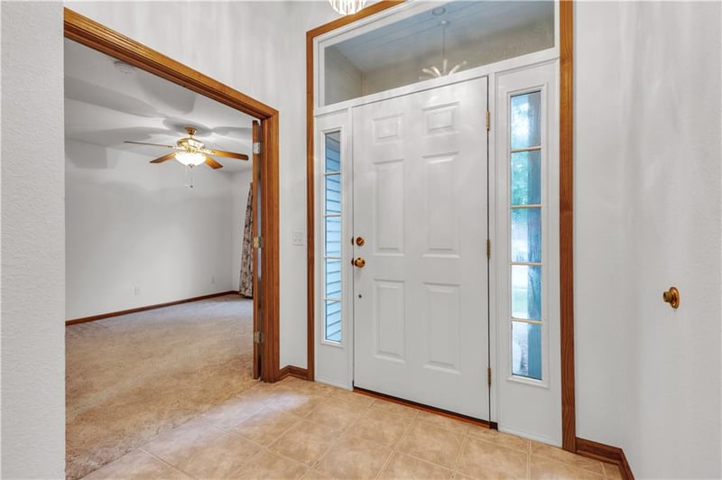4909 Ashbey Dr, St Joseph, MO 64506