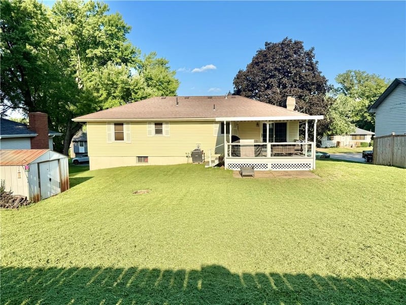 6106 N 25th Street Ter, St Joseph, MO 64505