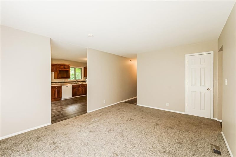 8706 E 91st St, Kansas City, MO 64134