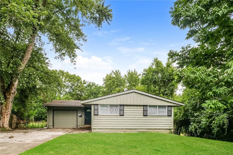 8706 E 91st St, Kansas City, MO 64134