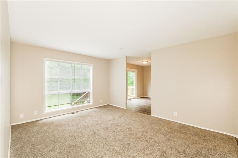 8706 E 91st St, Kansas City, MO 64134