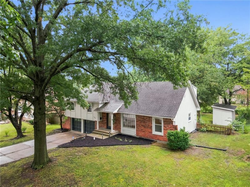 12918 Sycamore Ave, Grandview, MO 64030