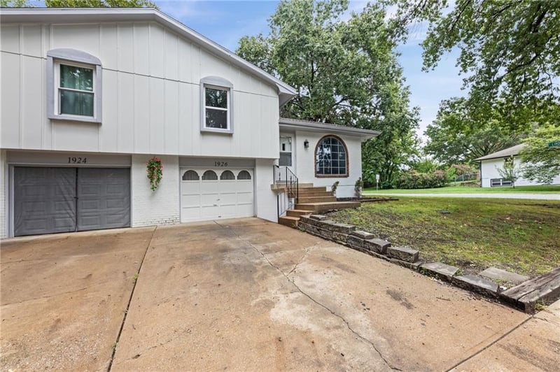 1926 E Cedar St, Olathe, KS 66062