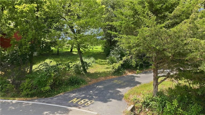 92 M St, Lake Lotawana, MO 64086