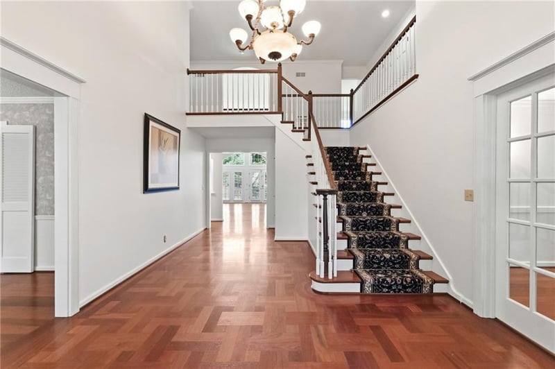 10164 Mackey St, Overland Park, KS 66212